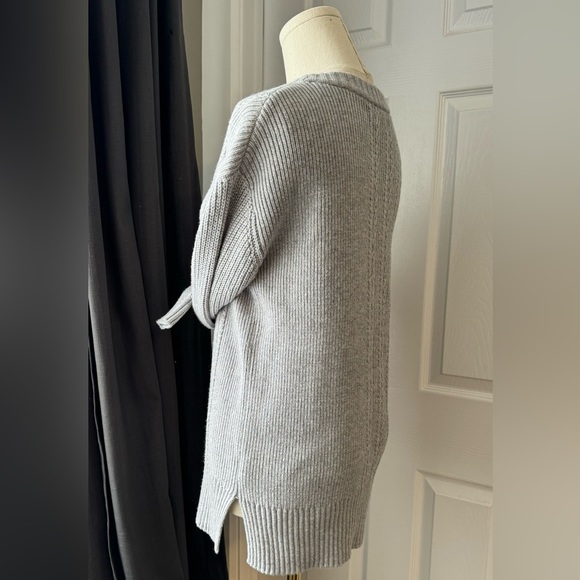 Banana Republic Wool CABLE-KNIT SWEATER TUNIC - Picture 2 of 6